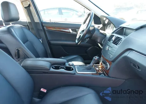 2009 Mercedes-Benz C 300 Luxury/Sport из США, поврежденный, VIN WDDGF54X49R049007